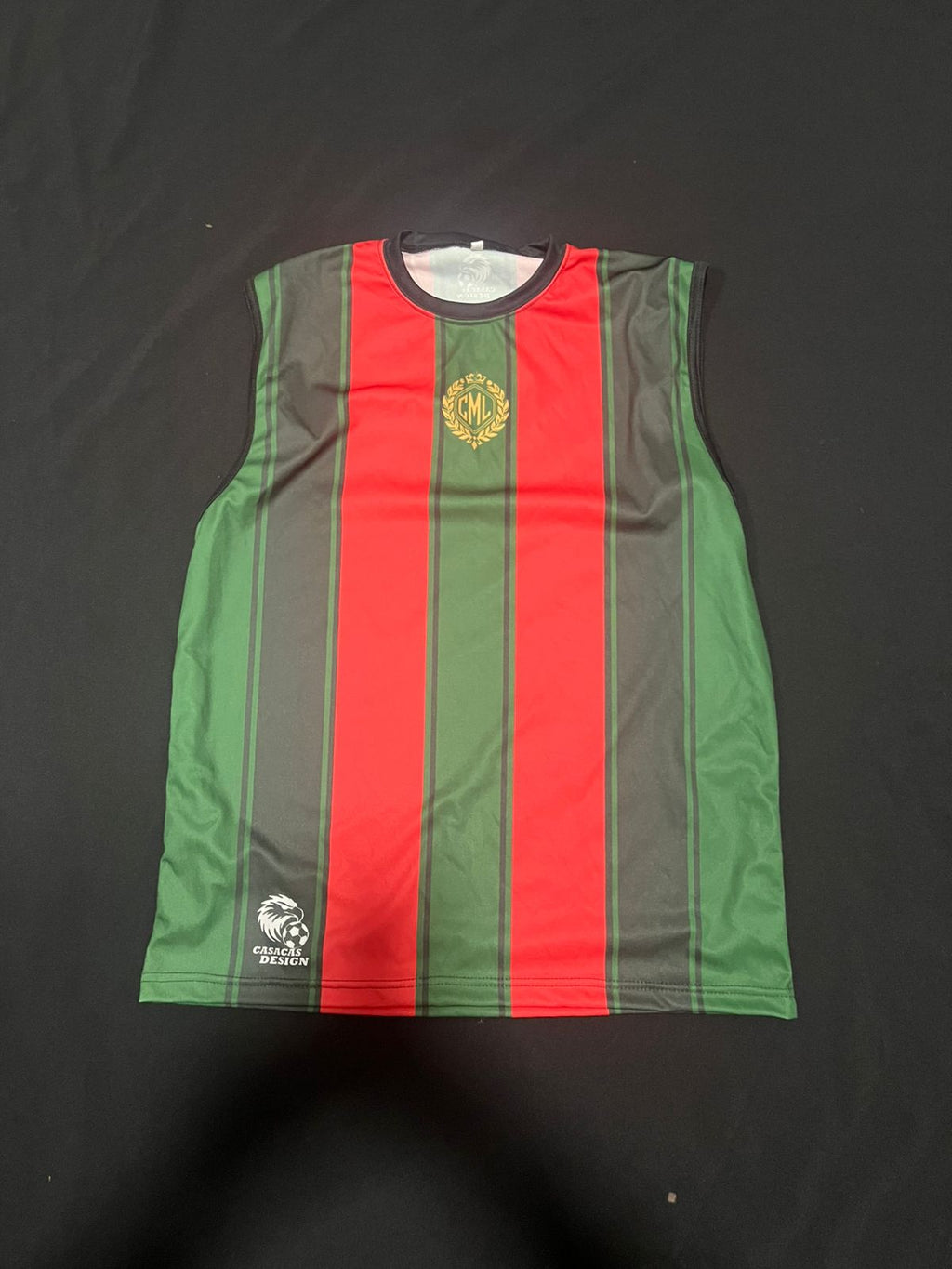 Musculosa verde y roja